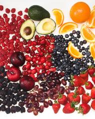 Black plums, blackberries, raspberries, strawberries, sweet cherries, avocado, navel orange, and red grapes. 